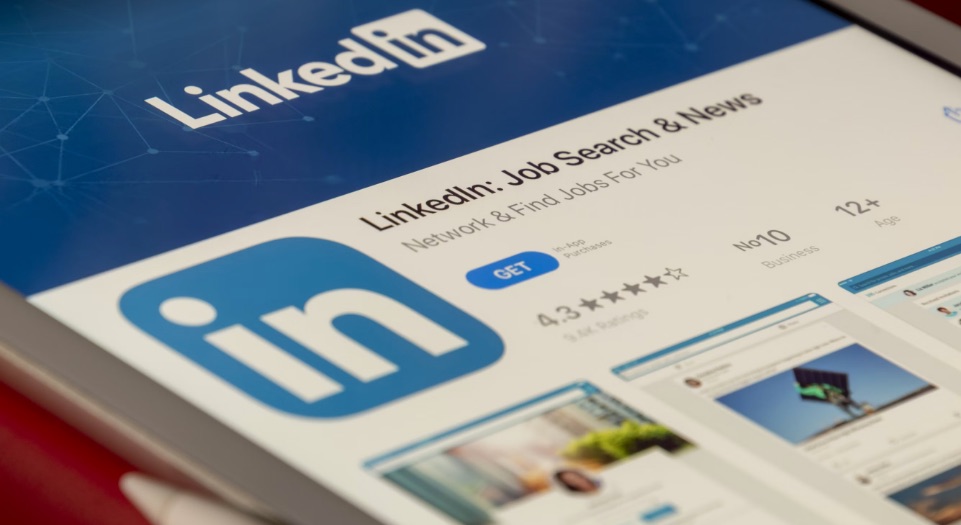 LINKEDIN ADS: BAUEN SIE STARKE GESCHÄFTSBEZIEHUNGEN AUF