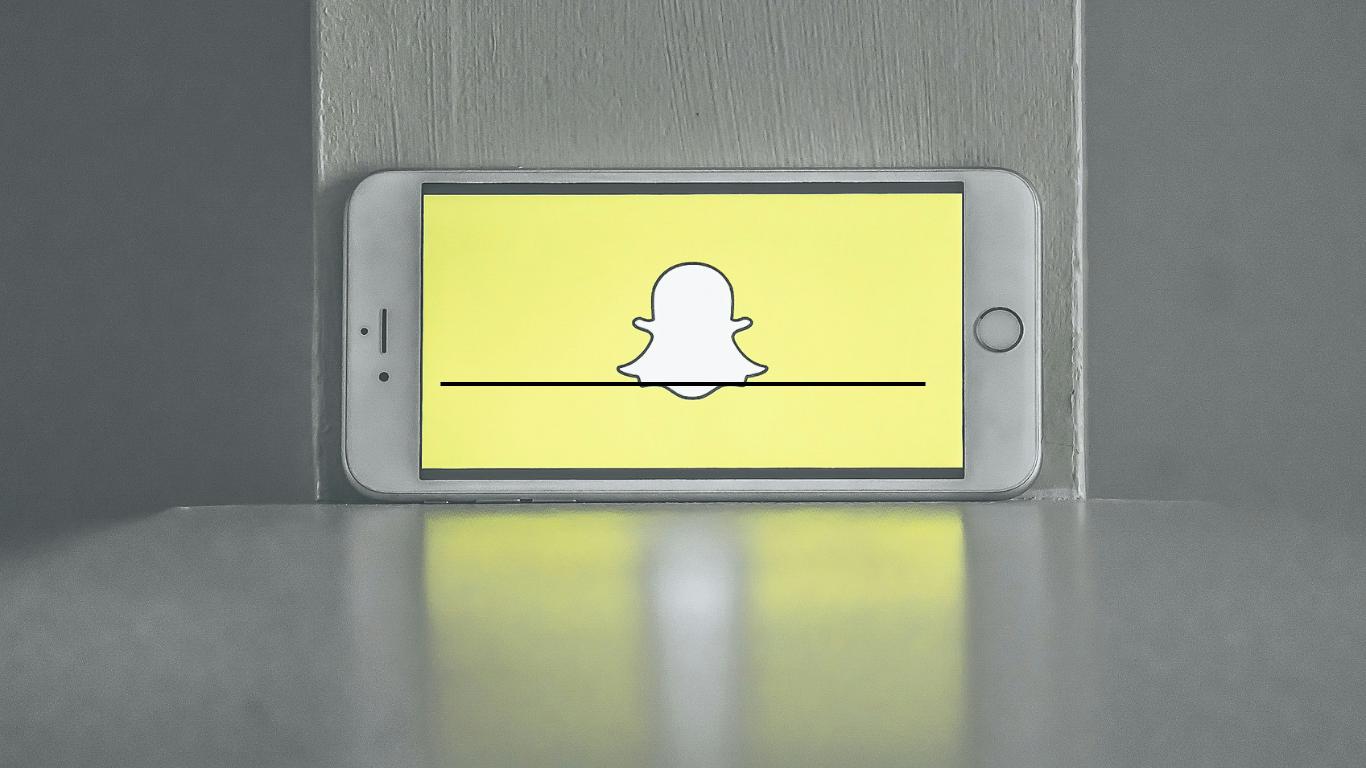SNAPCHAT ADS: DRIVE INSTANT ENGAGEMENT.